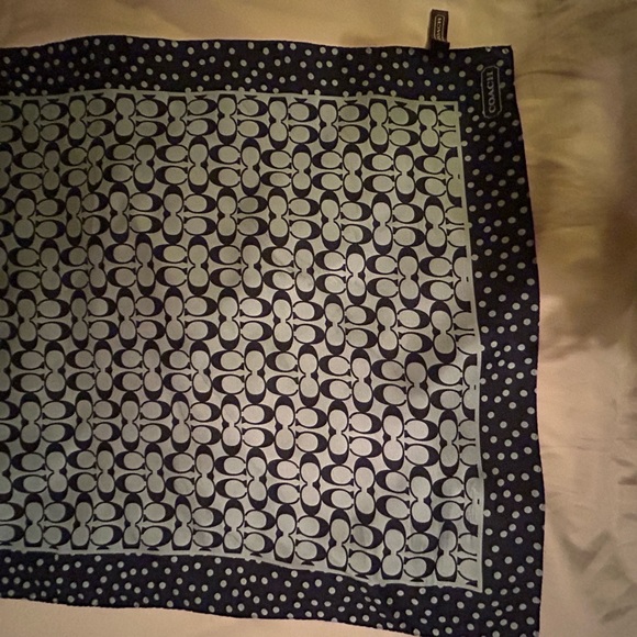 NWOT Navy Coach Silky Scarf 21” Diagonal - Picture 4 of 4